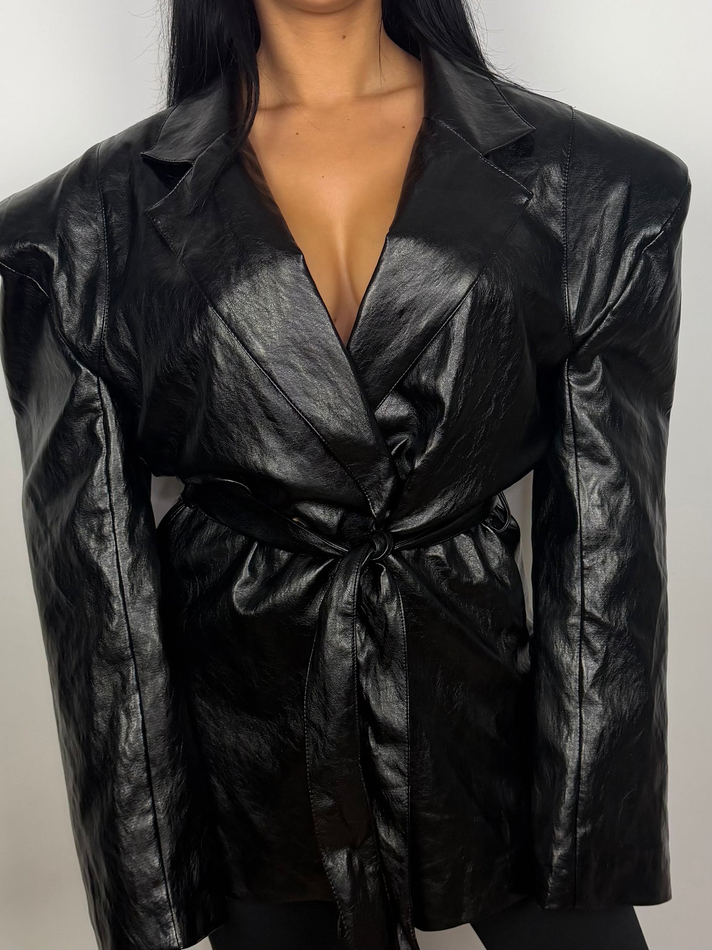 Giacca di pelle con spalline strutturate