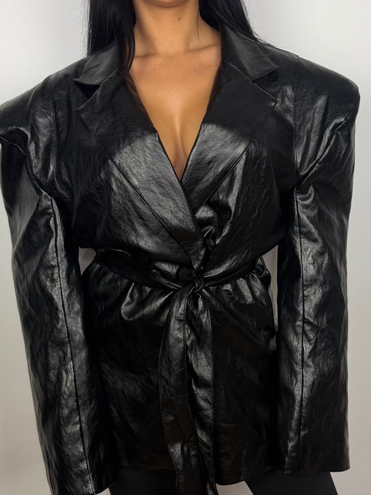 Giacca di pelle con spalline strutturate