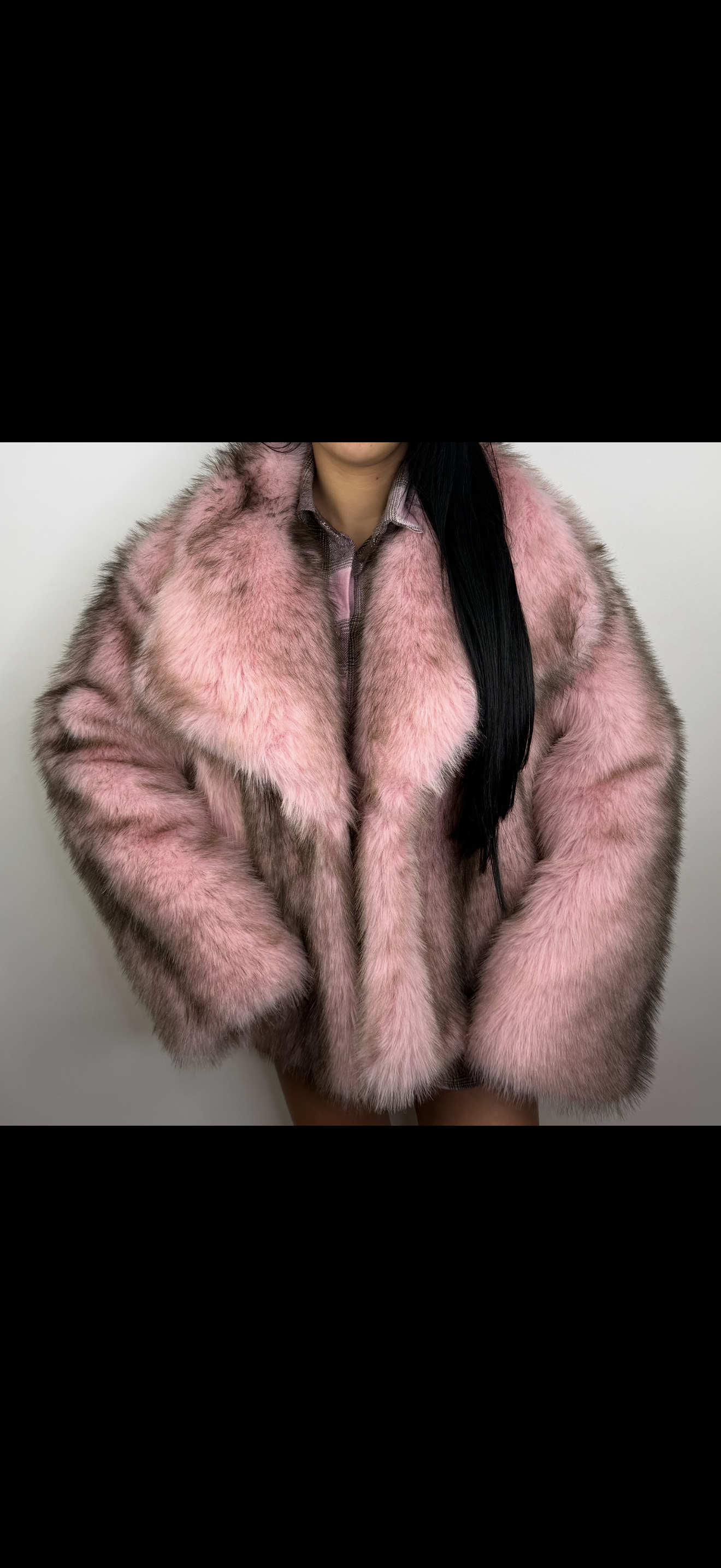 Pelliccia rosa dal look glamour